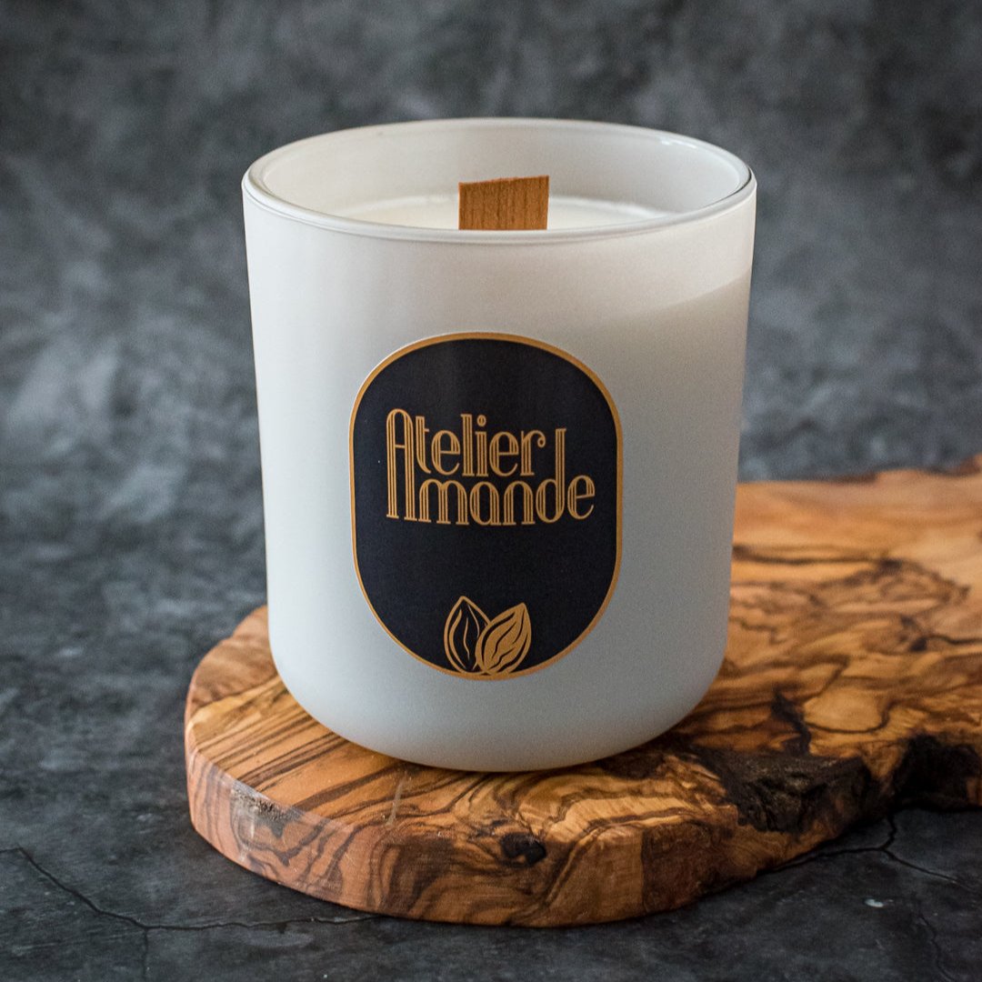 Focus: Sandalwood Amber & Almond Scented Candle