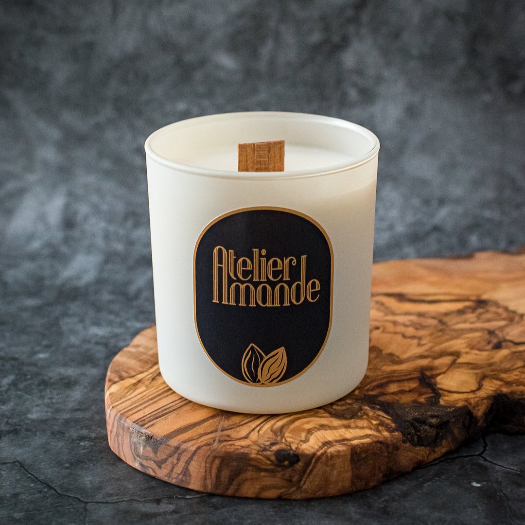 Focus: Sandalwood Amber & Almond Scented Candle